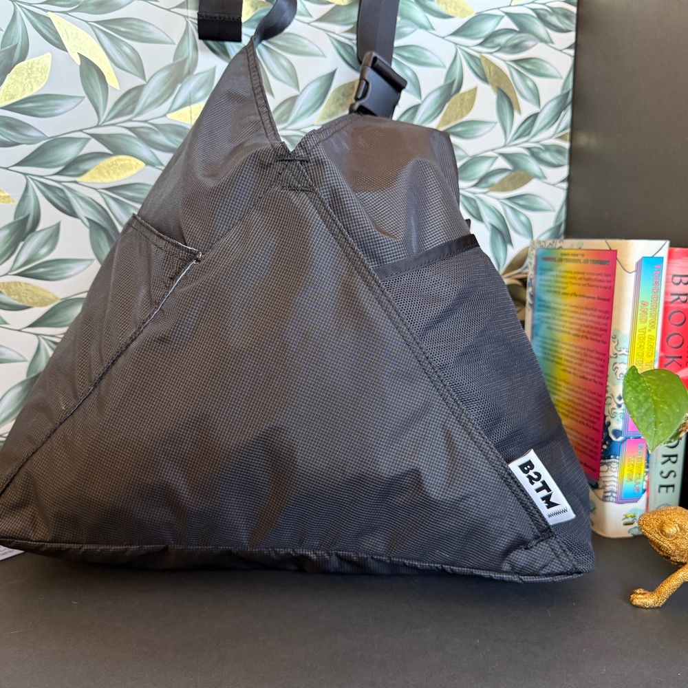 Baboon to the Moon Triangle Tote 18L Black Carryall